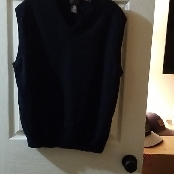 Men's Sweater Vest - Picture 1 of 3